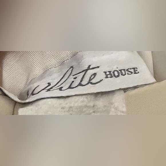 WHITE HOUSE Long Flowers Dress with Button Back - Picture 13 of 14